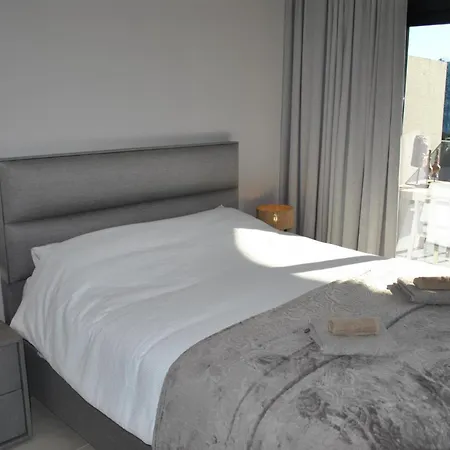 Eagle Tower By Espana Casas 아파트