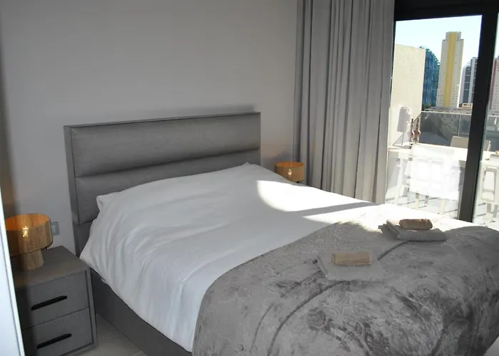 Eagle Tower By Espana Casas Apartmán